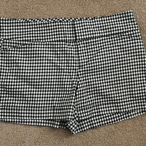 Calvin Klein Shorts / size 6 exellent condition